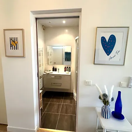 Vue A 100m De La Et Son Parkin Privée Appartement *